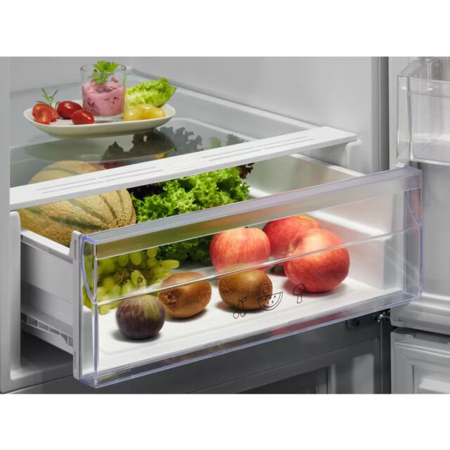 AEG ORC5S331EW  5000 Low Frost 60/40 Fridgefreezer