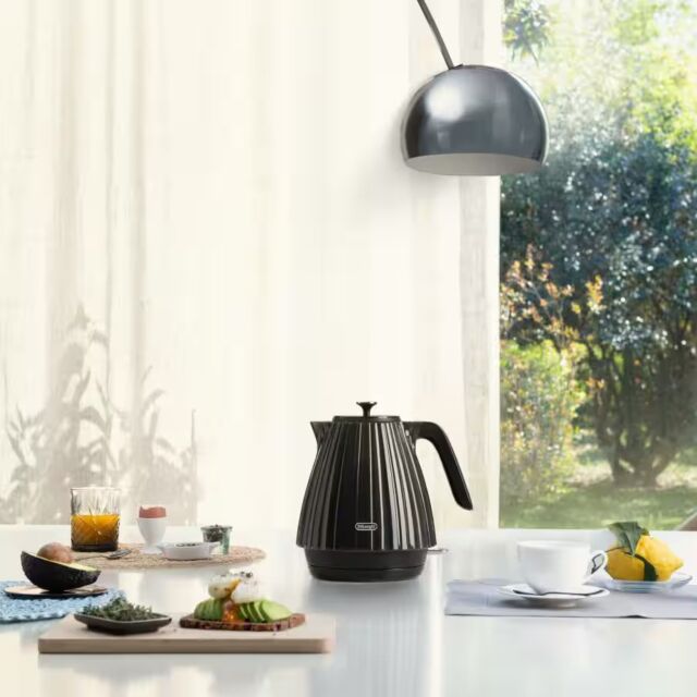 Delonghi KBD3001.BK Black 1.7L Ballerina Kettle