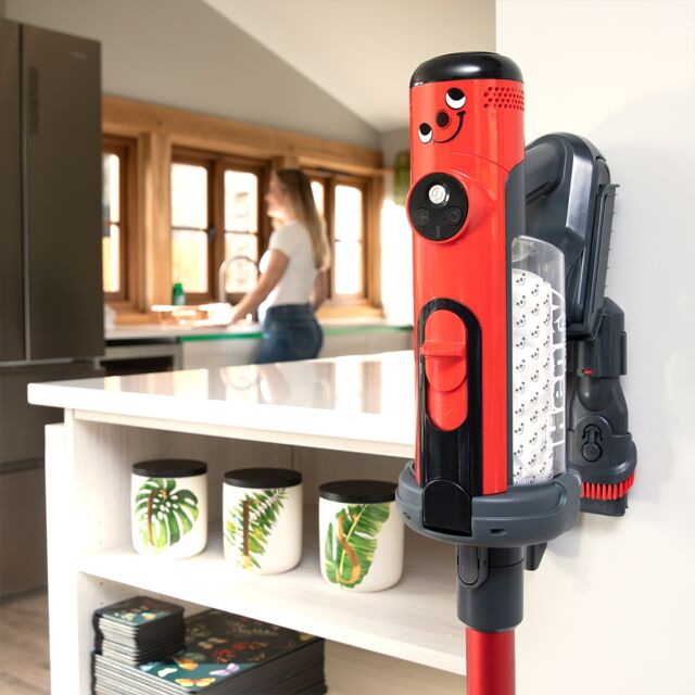 Numatic 913925 Red Henry Quick Cordless Vacuum Cleaner With 6 Pods