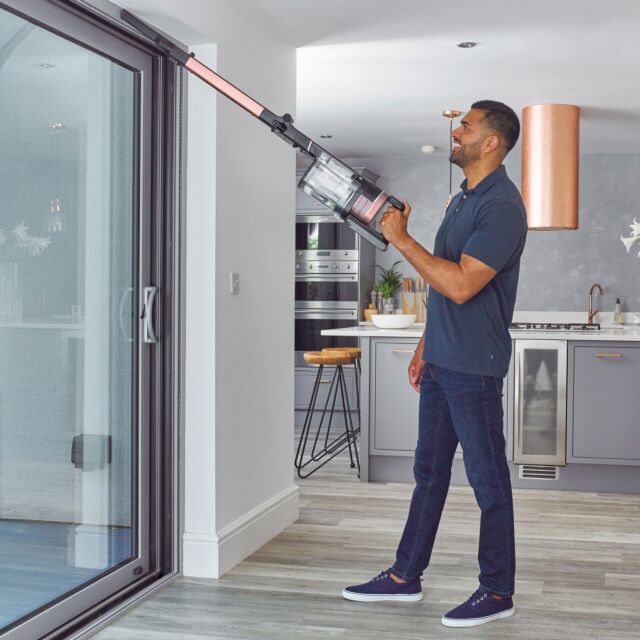 Shark IZ400UK Stratos Cordless Stick Vacuum Cleaner