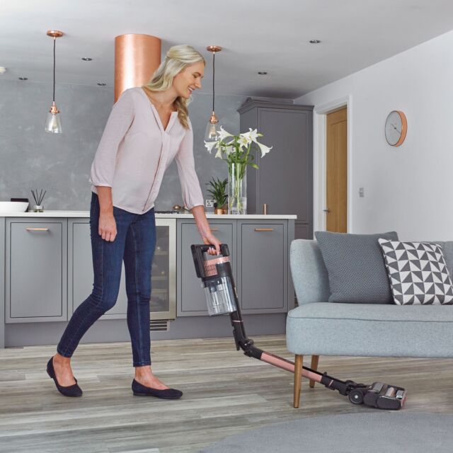 Shark IZ400UK Stratos Cordless Stick Vacuum Cleaner