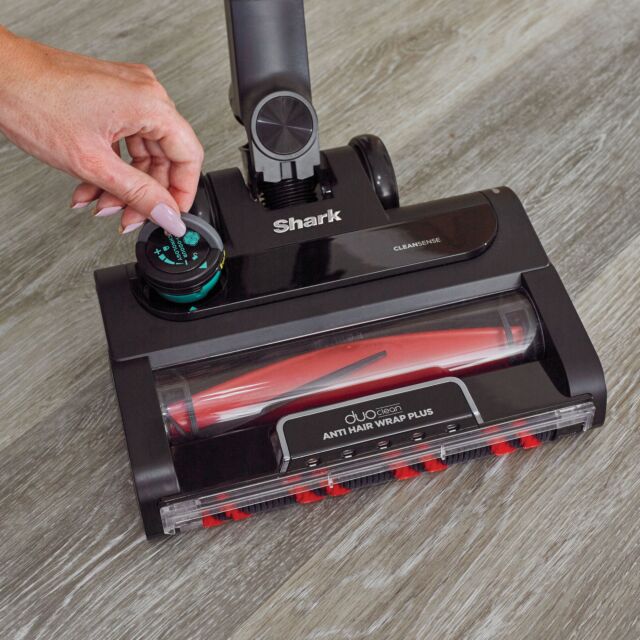 Shark IZ400UK Stratos Cordless Stick Vacuum Cleaner