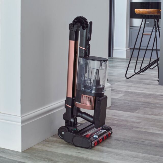 Shark IZ400UK Stratos Cordless Stick Vacuum Cleaner